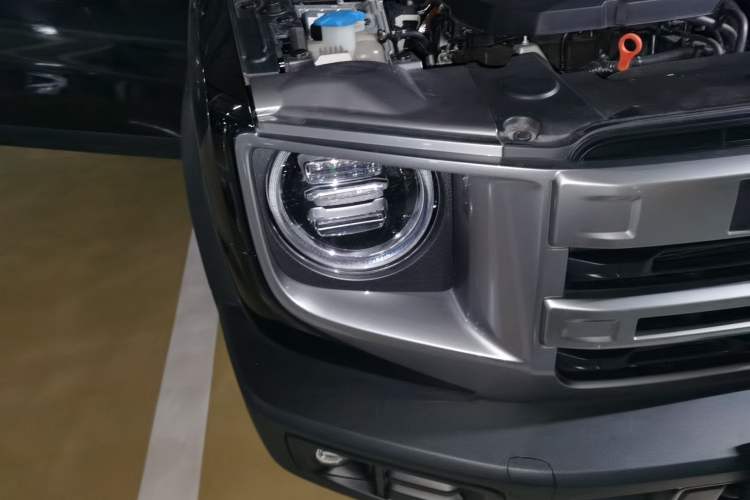 Used Haval DARGO 2024 2.0T DCT Chinese Rural Dog Edition Right Front Headlight