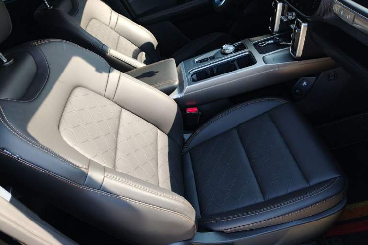 Used Haval DARGO 2024 1.5T DCT Border Collie Edition Right Front Seat