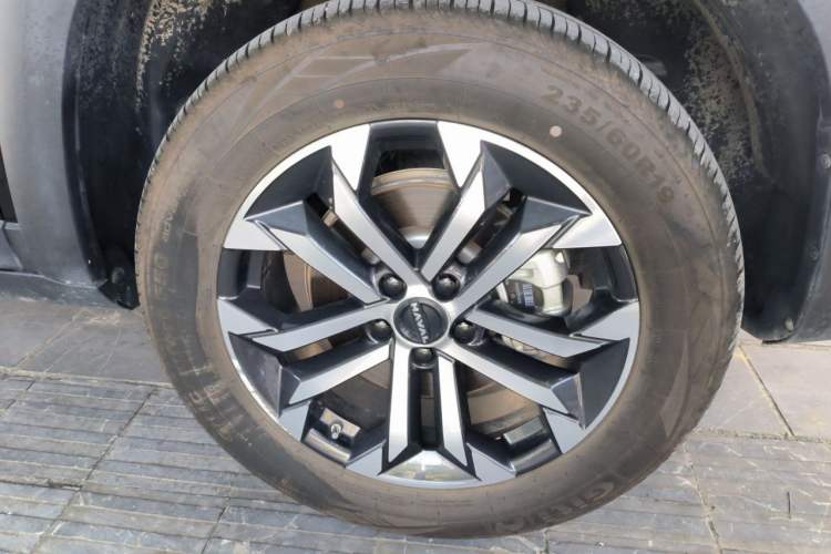 Used Haval DARGO 2024 1.5T DCT Labrador Edition Right Front Wheel Hub