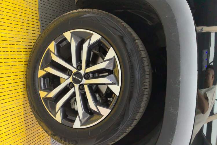 Used Haval DARGO 2024 1.5T DCT Border Collie Edition Right Front Wheel Hub