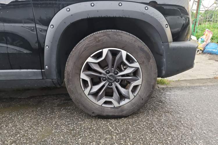 Used Haval DARGO 2024 2.0T DCT Chinese Rural Dog Edition Right Front Wheel Hub