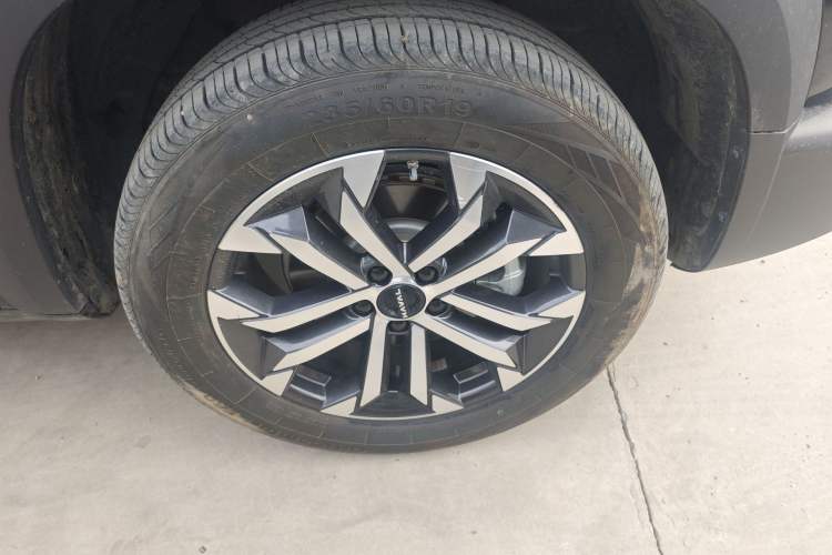 Used Haval DARGO 2024 1.5T DCT Border Collie Edition Right Front Wheel Hub