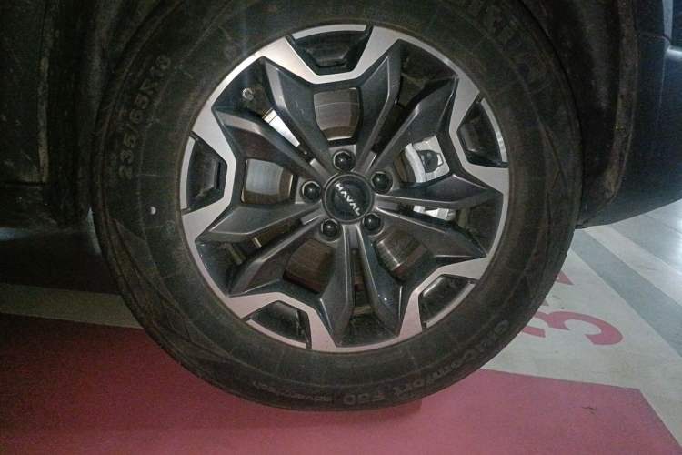 Used Haval DARGO 2024 2.0T DCT Chinese Rural Dog Edition Right Front Wheel Hub