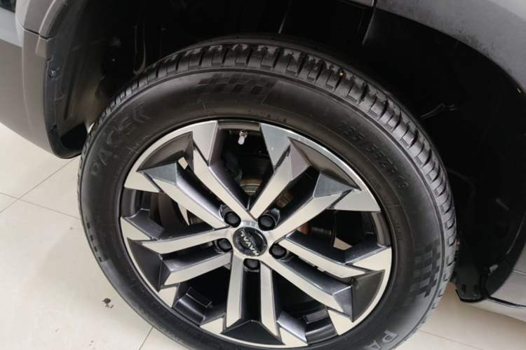 Used Haval DARGO 2024 1.5T DCT Labrador Edition Right Rear Wheel Hub
