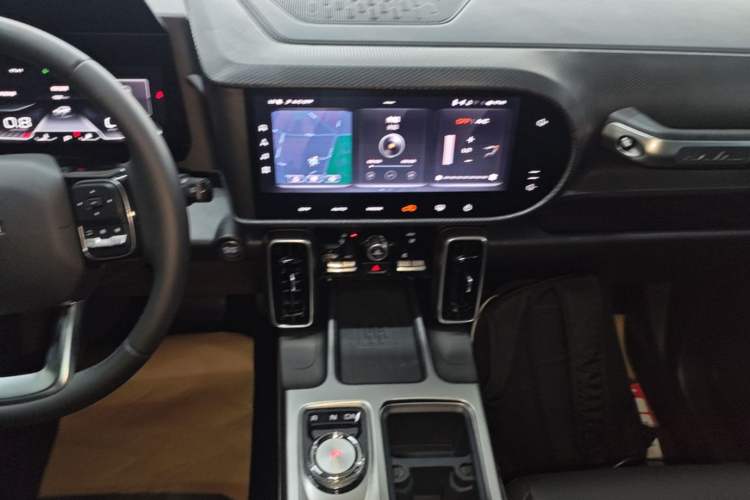 Used Haval DARGO 2024 1.5T DCT Labrador Edition Audio And AC Panel