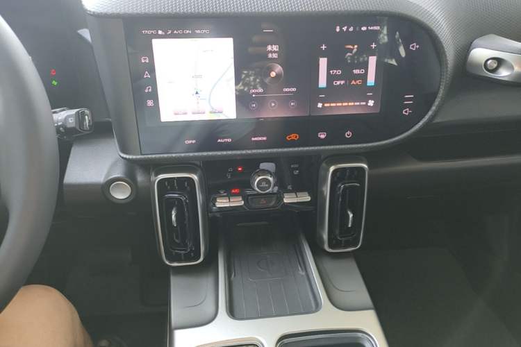 Used Haval DARGO 2024 1.5T DCT Border Collie Edition Audio And AC Panel