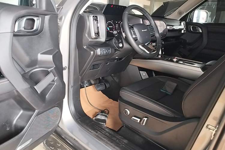 Used Haval DARGO 2024 1.5T DCT Border Collie Edition Driver Seat