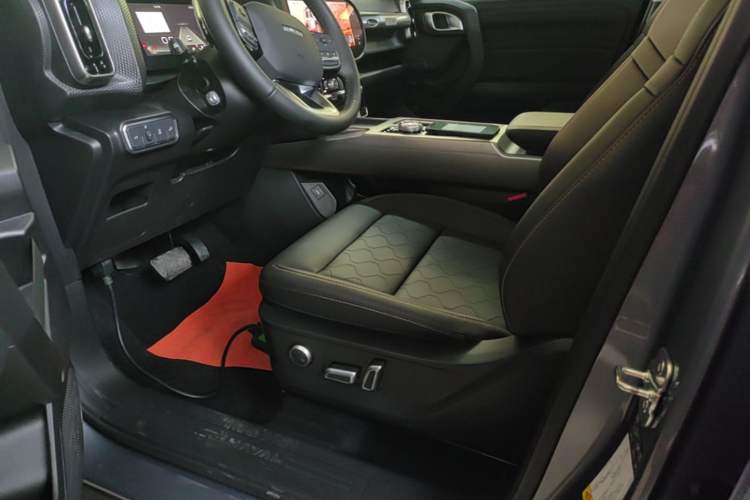 Used Haval DARGO 2024 1.5T DCT Border Collie Edition Left Front Seat
