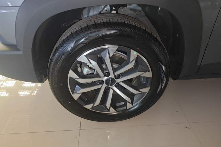 Used Haval DARGO 2024 1.5T DCT Labrador Edition Left Front Wheel Hub