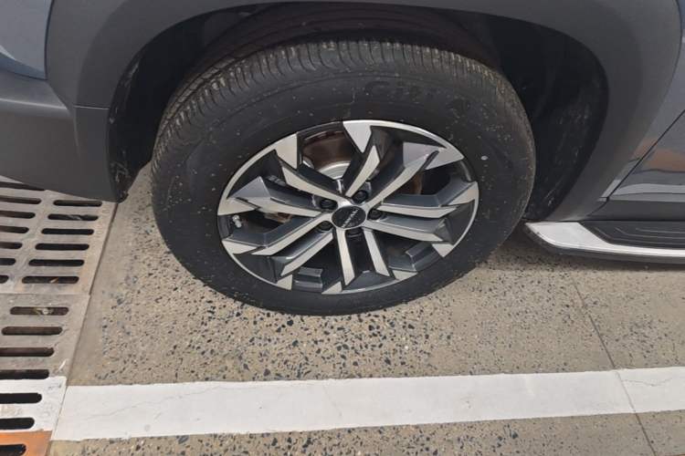 Used Haval DARGO 2024 1.5T DCT Border Collie Edition Left Front Wheel Hub