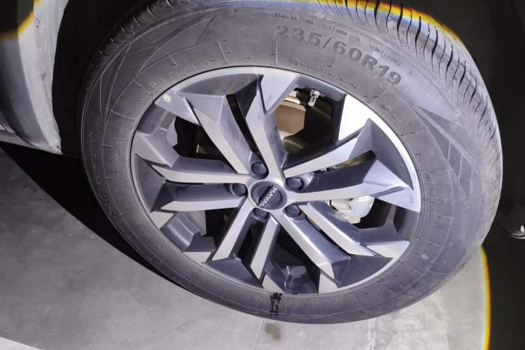 Used Haval DARGO 2024 1.5T DCT Border Collie Edition Right Front Wheel Hub