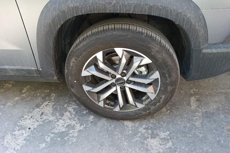 Used Haval DARGO 2024 2.0T DCT Chinese Rural Dog Edition Right Front Wheel Hub