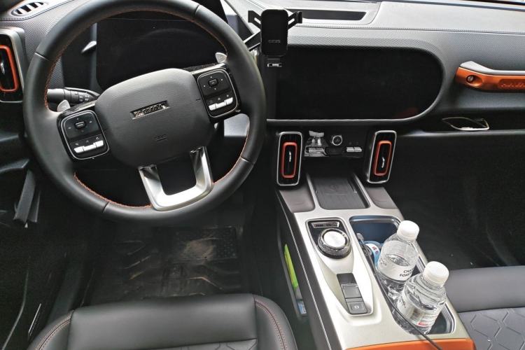 Used Haval DARGO 2024 2.0T DCT Chinese Rural Dog Edition Center Console