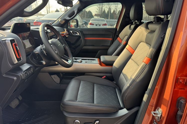 Used Haval DARGO 2024 2.0T DCT Chinese Rural Dog Edition Interior 6