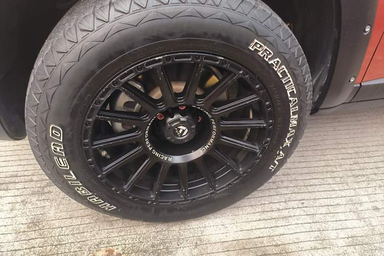 Used Haval DARGO 2024 2.0T DCT Chinese Rural Dog Edition Left Front Wheel Hub