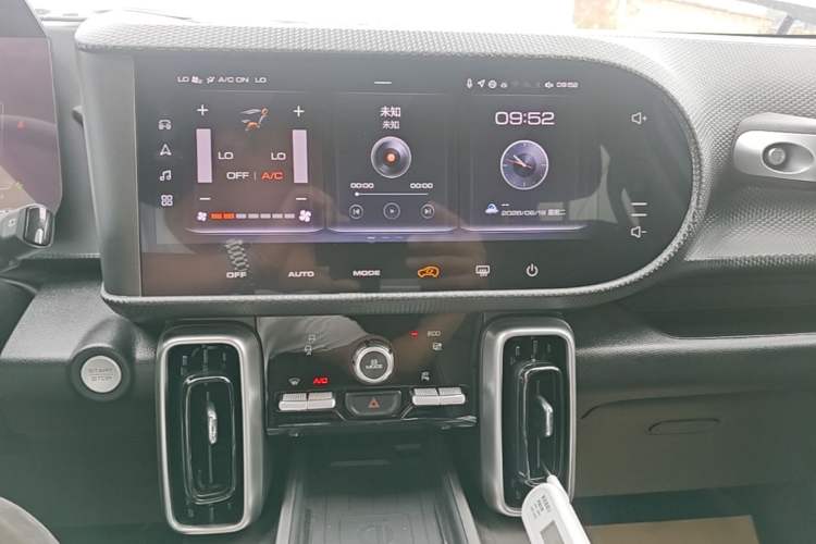 Used Haval DARGO 2024 1.5T DCT Border Collie Edition Audio And AC Panel