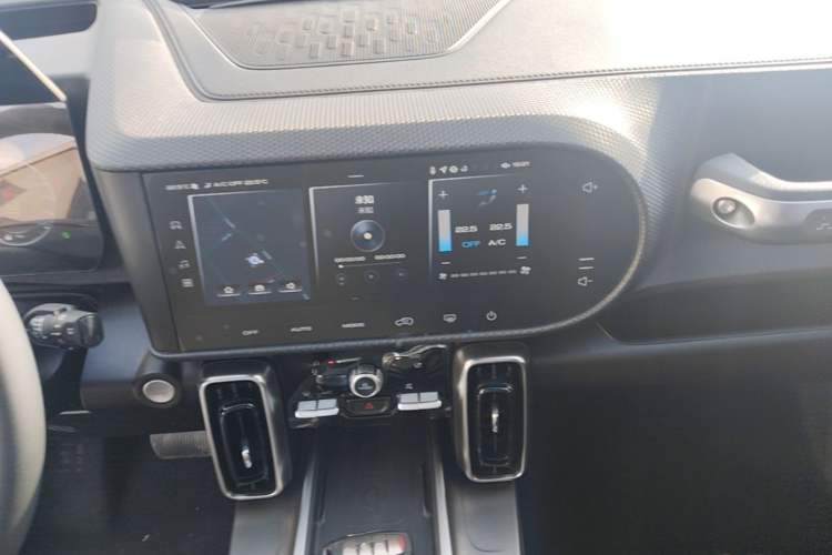 Used Haval DARGO 2024 1.5T DCT Border Collie Edition Audio And AC Panel