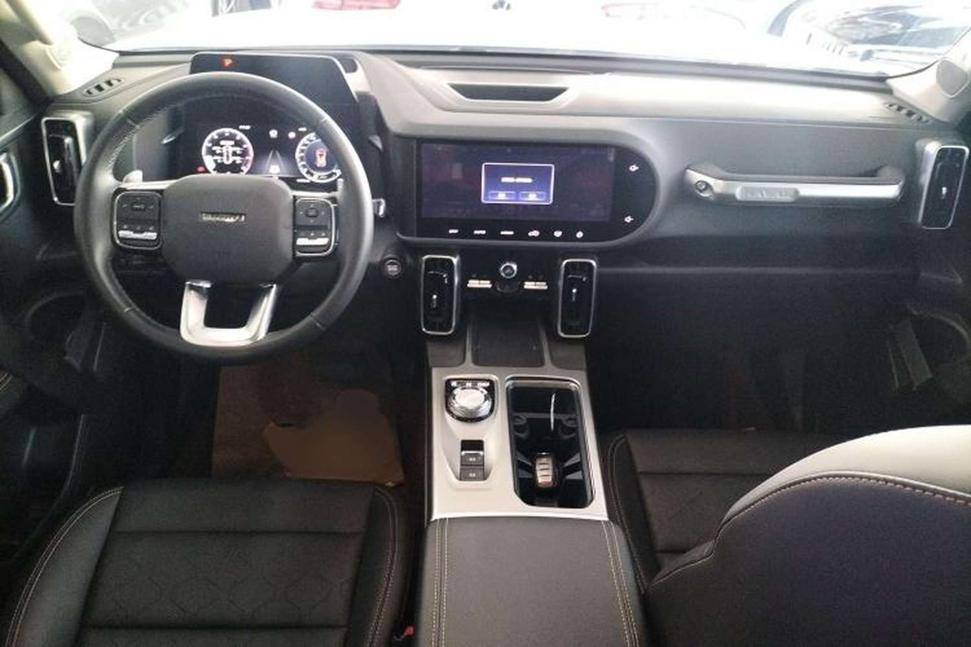 Used Haval DARGO 2024 2.0T DCT Chinese Rural Dog Edition Center Console