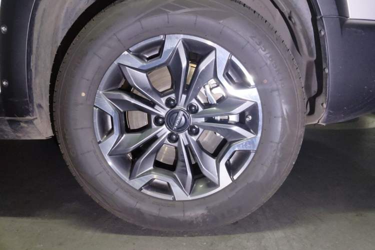 Used Haval DARGO 2024 2.0T DCT Chinese Rural Dog Edition Right Front Wheel Hub