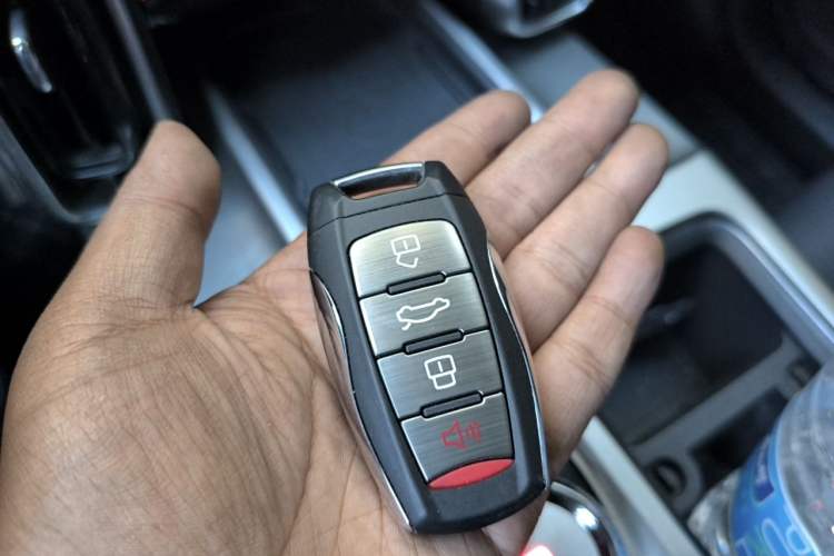 Used Haval DARGO 2024 2.0T DCT Chinese Rural Dog Edition Vehicle Key