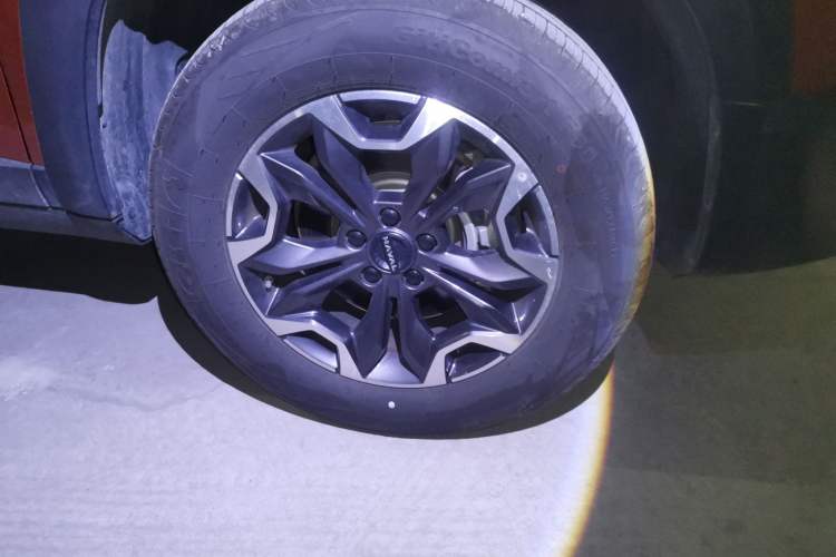 Used Haval DARGO 2024 2.0T DCT Chinese Rural Dog Edition Right Front Wheel Hub