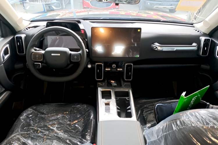 Used Haval DARGO 2026 Model 1.5T DCT Labrador Edition Center Console