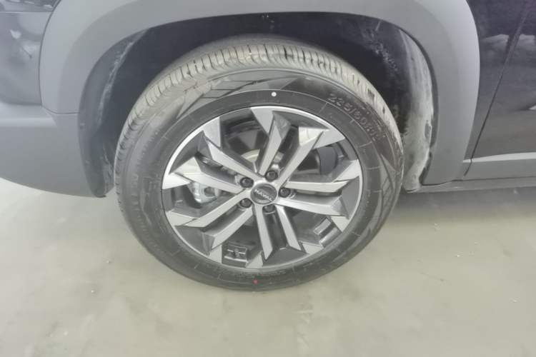 Used Haval DARGO 2026 Model 2.0T DCT Chinese Rural Dog Edition Left Front Wheel Hub