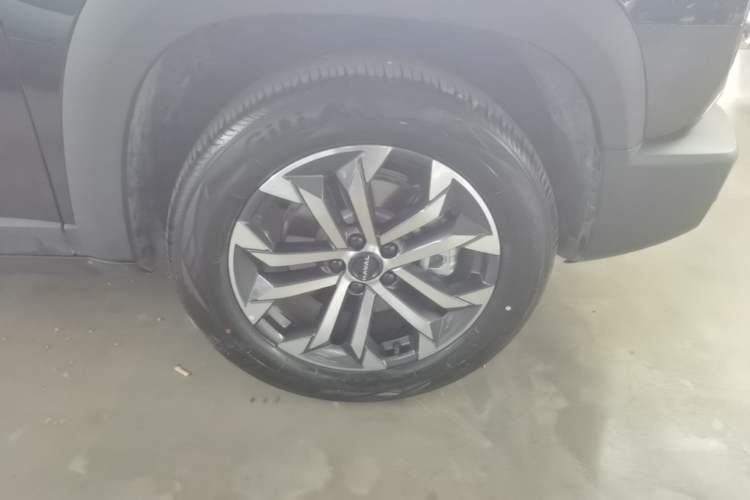 Used Haval DARGO 2026 Model 2.0T DCT Chinese Rural Dog Edition Right Rear Wheel Hub