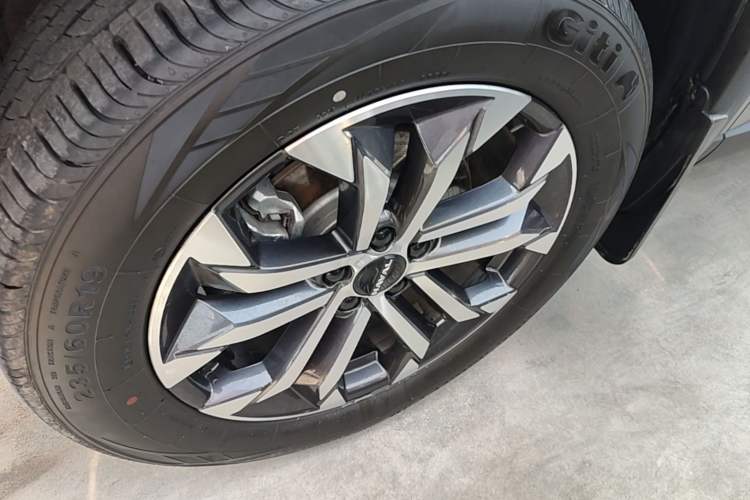 Used Haval DARGO 2026 Model 2.0T DCT Chinese Rural Dog Edition Left Front Wheel Hub