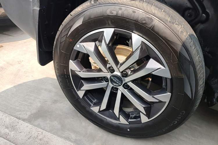 Used Haval DARGO 2026 Model 2.0T DCT Chinese Rural Dog Edition Right Rear Wheel Hub