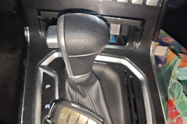 Used Haval F5 2018 1.5T i-Trend Gear Lever