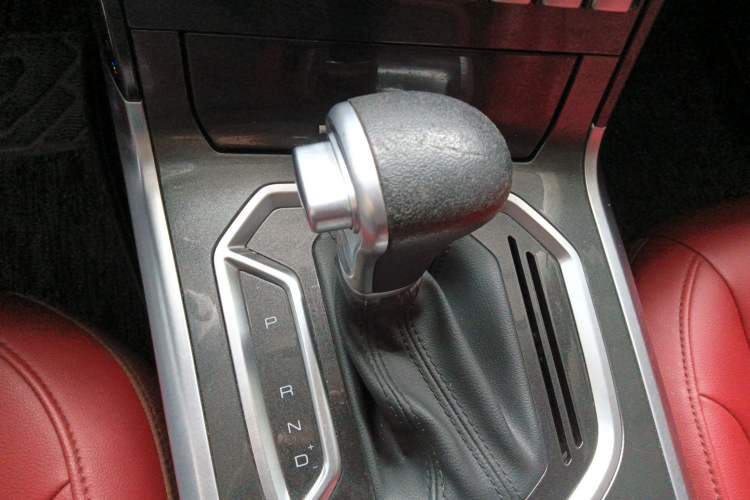 Used Haval F5 2018 1.5T i-Trend Gear Lever