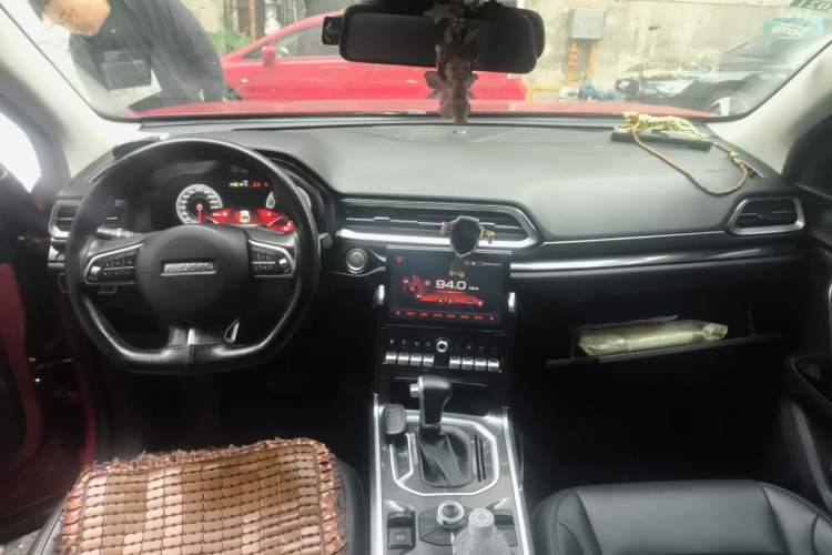 Used Haval F5 2018 1.5T i-Van Center Console