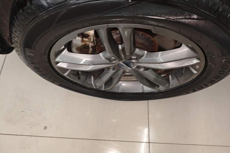 Used Haval F5 2018 1.5T i-Type Left Front Wheel Hub