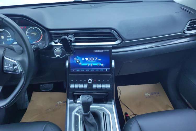 Used Haval F5 2018 1.5T i-Van Audio And AC Panel