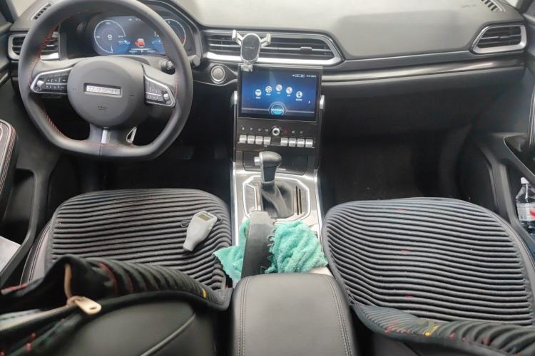 Used Haval F5 2018 1.5T i-Trend Center Console