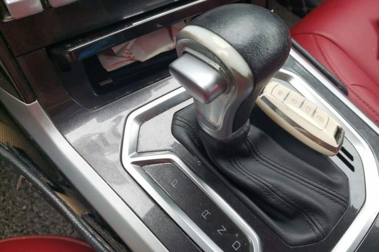 Used Haval F5 2018 1.5T i-Trend Gear Lever
