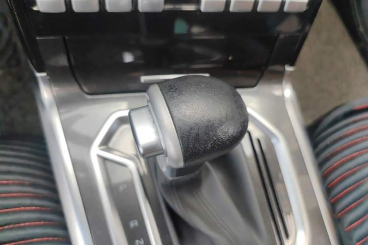 Used Haval F5 2018 1.5T i-Trend Gear Lever