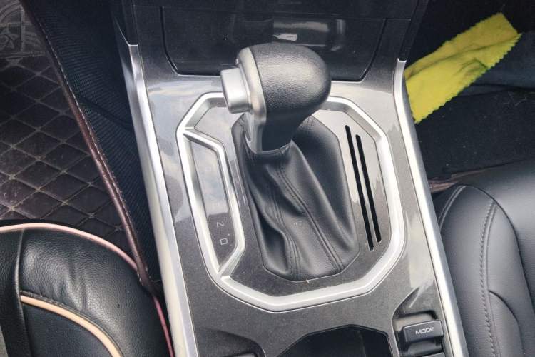 Used Haval F5 2018 1.5T i-Trend Gear Lever