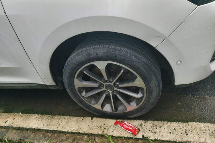 Used Haval F5 2018 1.5T i-Type Right Front Wheel Hub