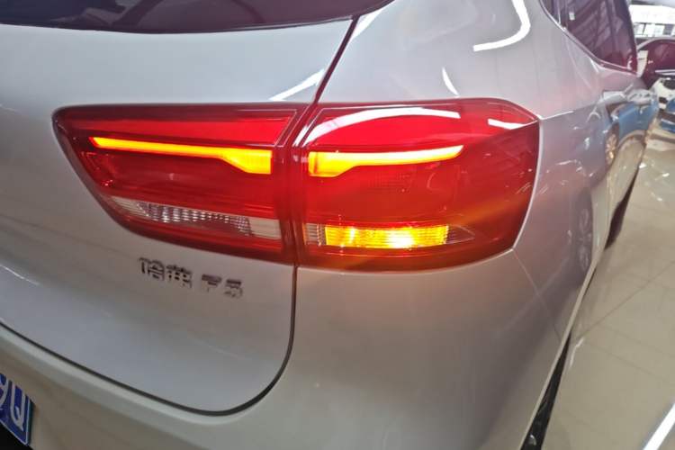 Used Haval F5 2018 1.5T i-Trend Right Rear Taillight