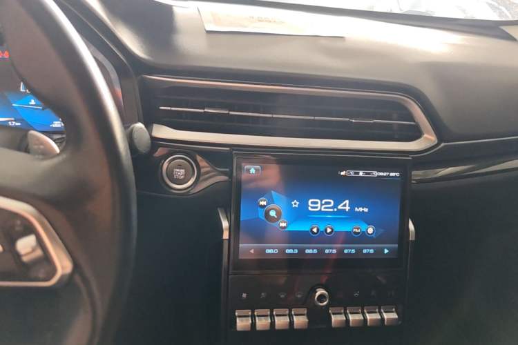 Used Haval F5 2019 National Trend Edition 1.5T i-Van China VI Standard Audio And AC Panel