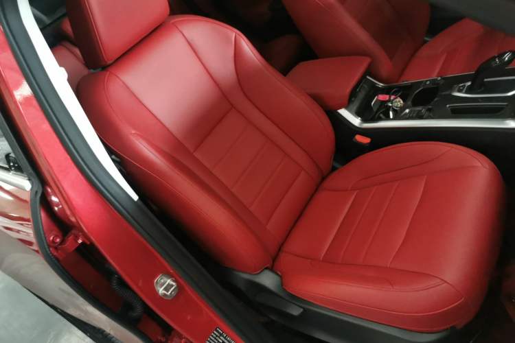 Used Haval F5 2019 National Trend Edition 1.5T i-Type China VI Standard Right Front Seat