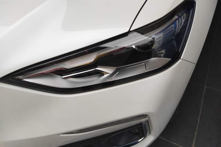 Used Haval F5 2019 National Trend Edition 1.5T i-Van China VI Standard Left Front Headlight
