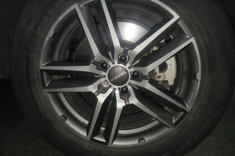 Used Haval F5 2020 1.5T DCT iXuan Right Front Wheel Hub