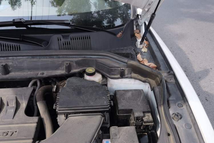 Used Haval F5 2020 1.5T DCT Type I Engine Bay Left