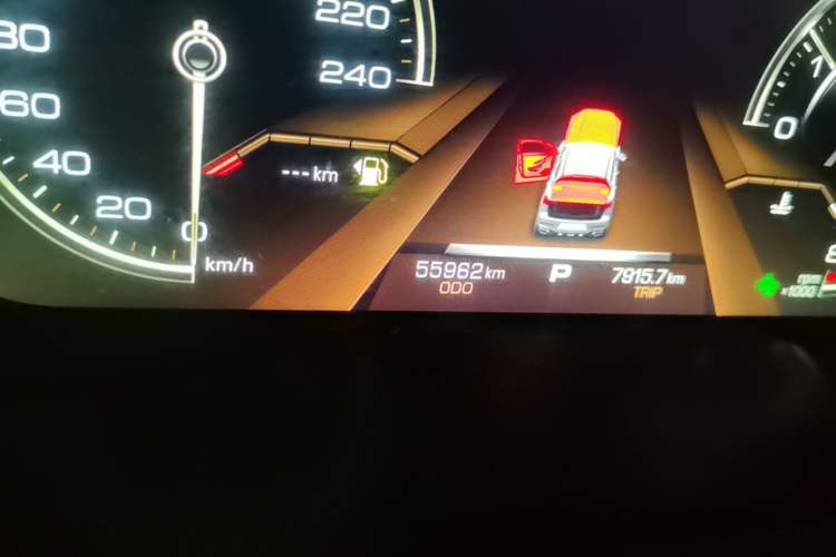 Used Haval F5 2020 1.5T DCT iXuan Odometer Close Up