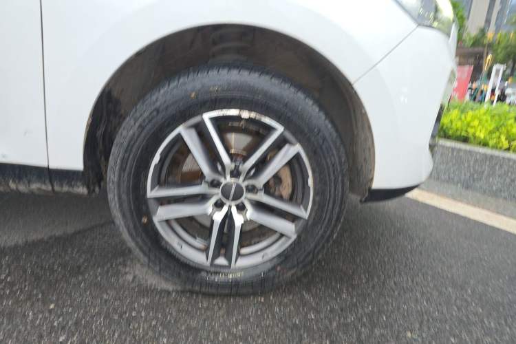 Used Haval F5 2020 1.5T DCT Type I Right Front Wheel Hub