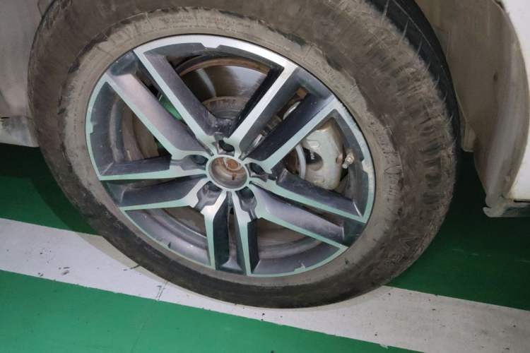 Used Haval F5 2020 1.5T DCT Type I Right Front Wheel Hub