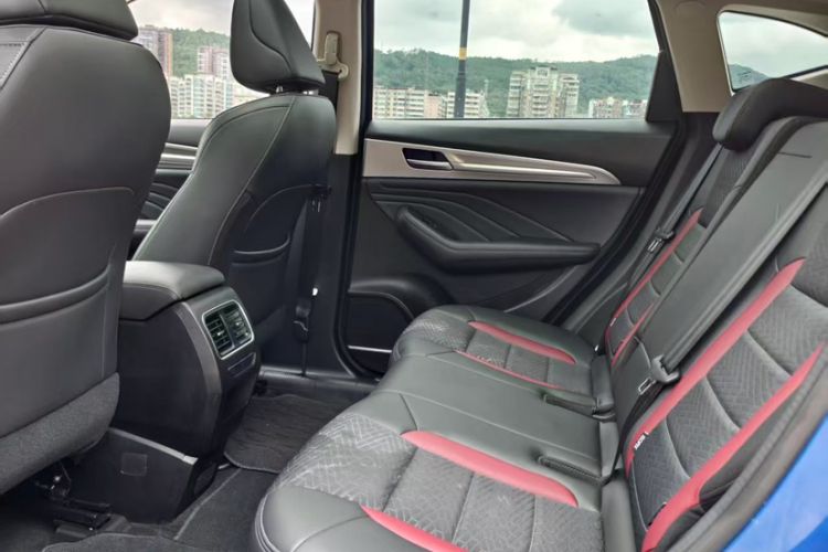 Used Haval F7 2020 1.5T Two-Wheel Drive iCool Interior 3